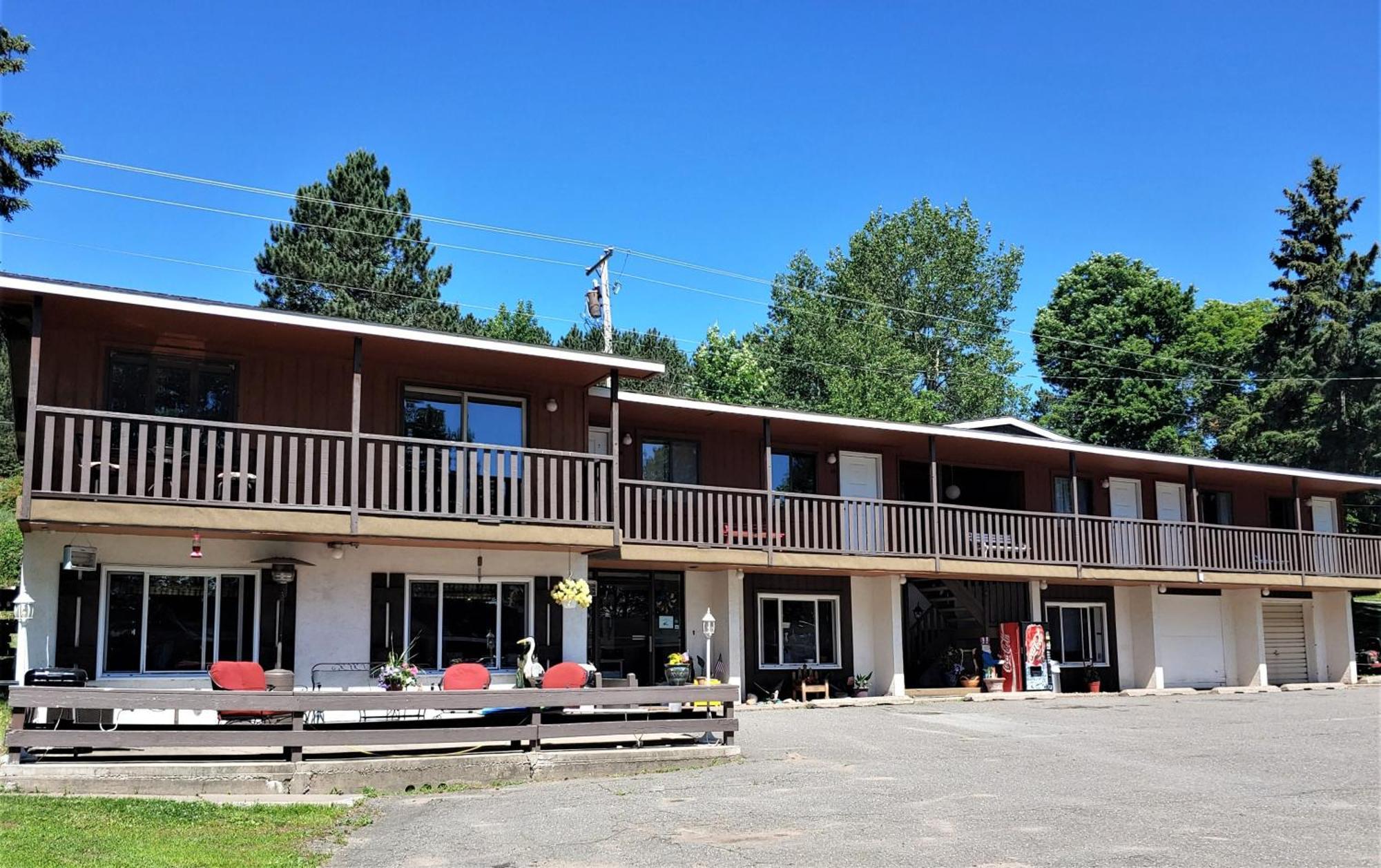 Lakeshore Motel Ice Lake Iron River Exterior photo