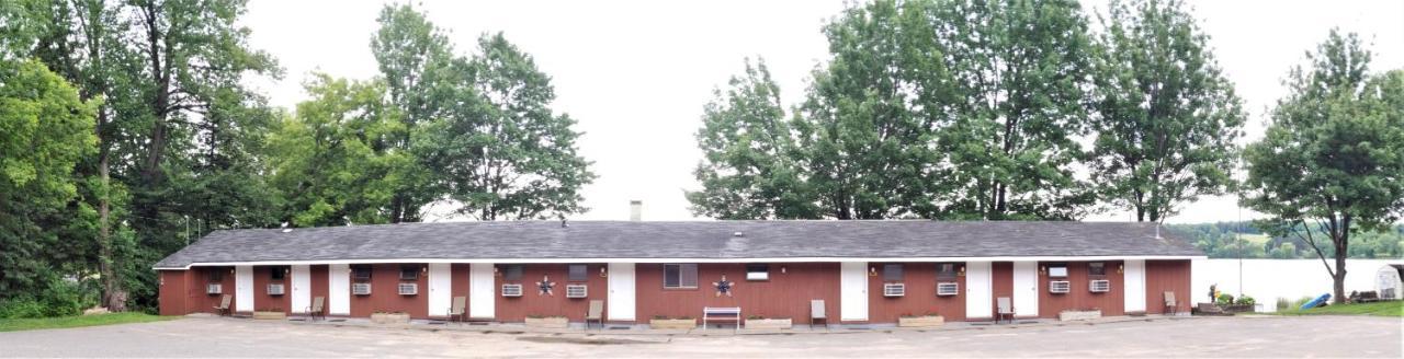 Lakeshore Motel Ice Lake Iron River Exterior photo